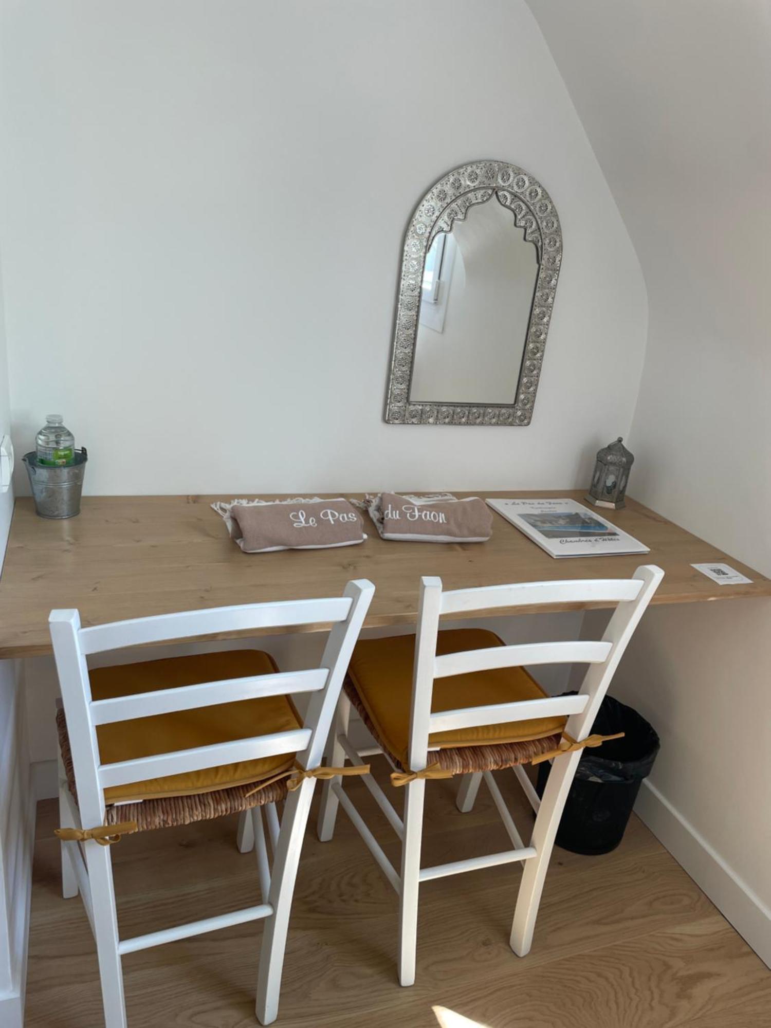 Le Pas Du Faon Bed & Breakfast Caudan ภายนอก รูปภาพ